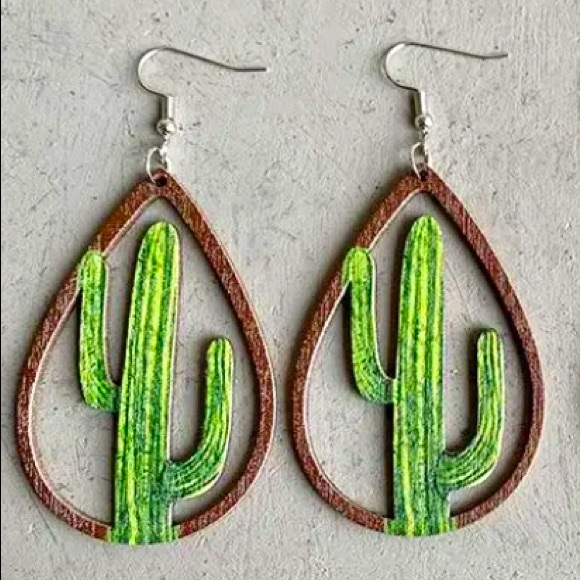 Jewelry - Cactus earrings 🌵